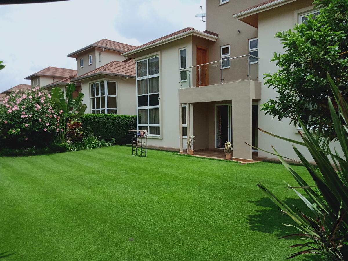 4 bed townhouse with en suite at off kiambu road