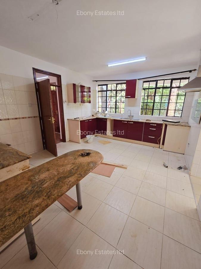 5 Bed Townhouse with En Suite in Lavington - 15