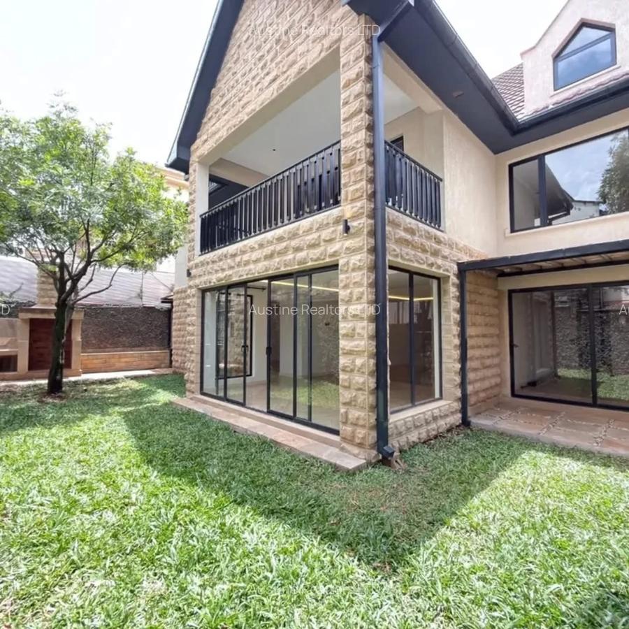 5 Bed Townhouse with En Suite in Lavington - 1