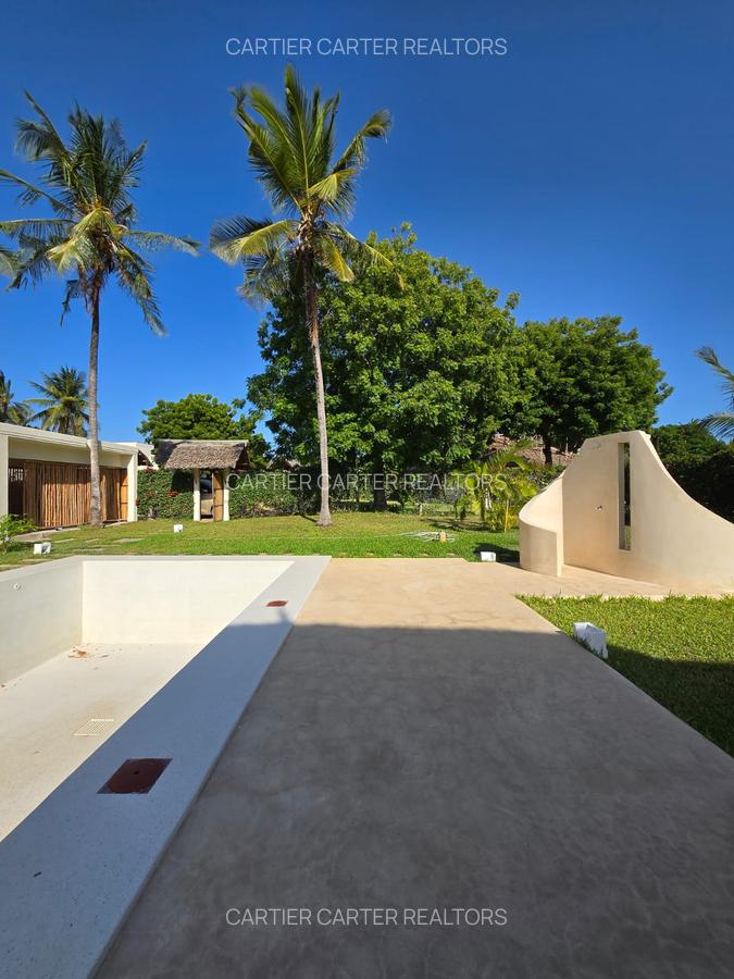 3 Bed Villa with En Suite in Watamu - 4