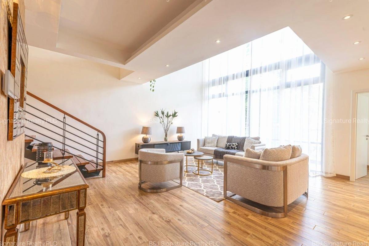 3 Bed Apartment with En Suite in Riverside - 2