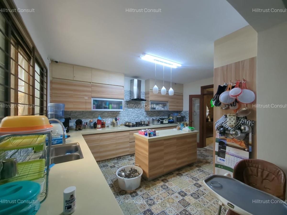 5 Bed Villa with En Suite in Lavington - 5