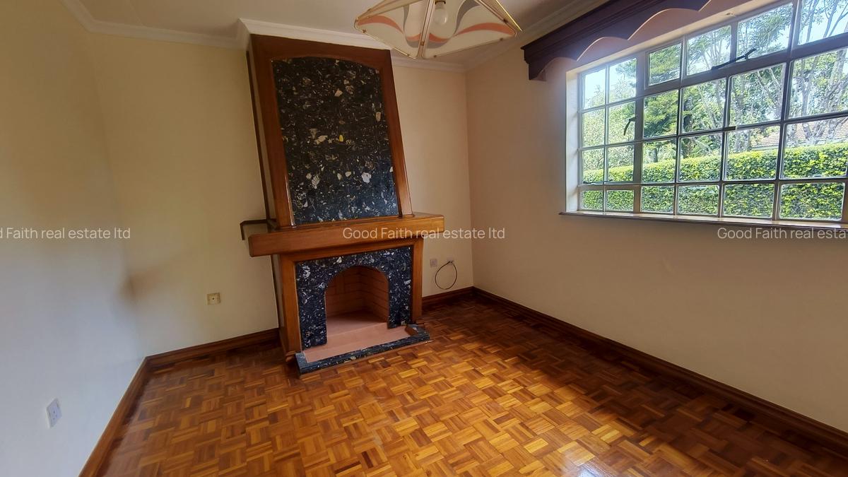 5 Bed House with En Suite in Runda - 4