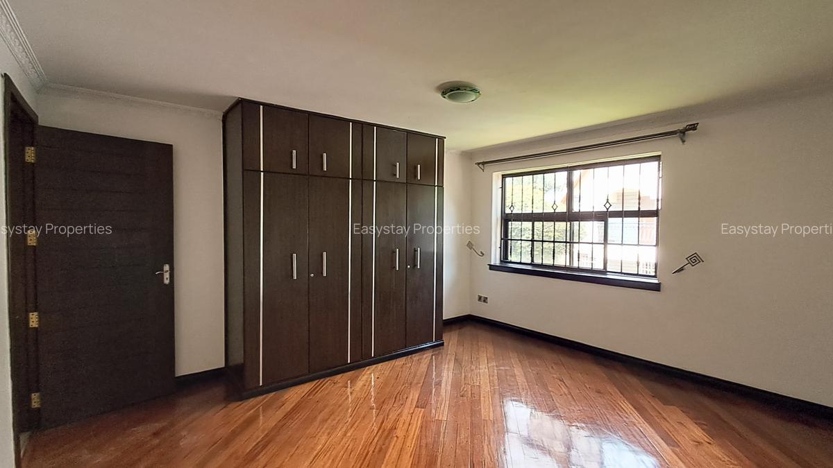5 Bed House with En Suite in Runda - 5