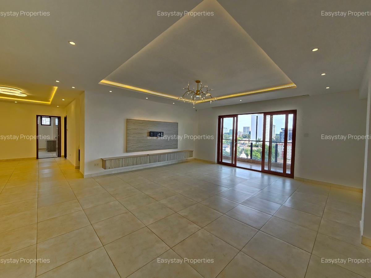 3 Bed Apartment with En Suite in Parklands - 1