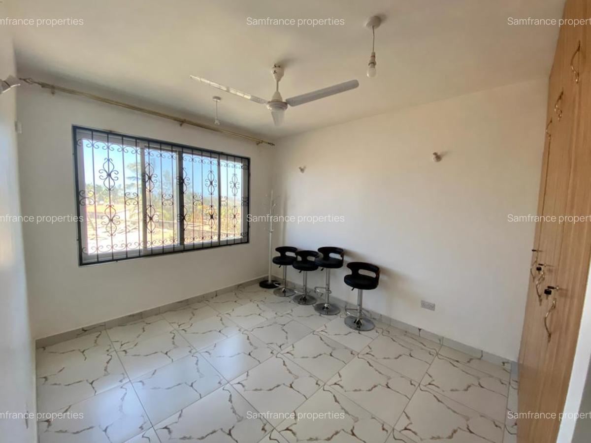 3 Bed Apartment with En Suite at 1St Avanue - 6