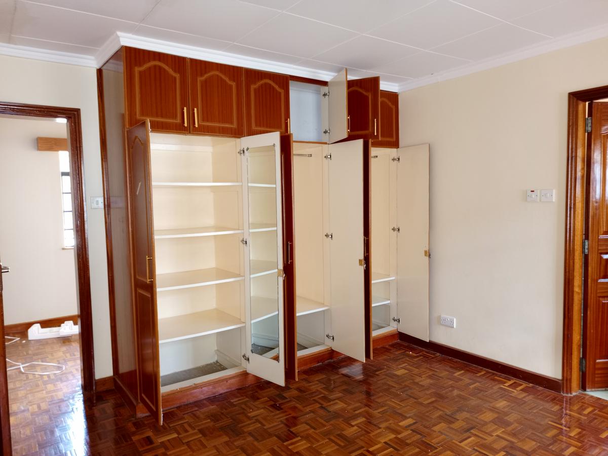 4 Bed Townhouse with En Suite in Spring Valley - 11