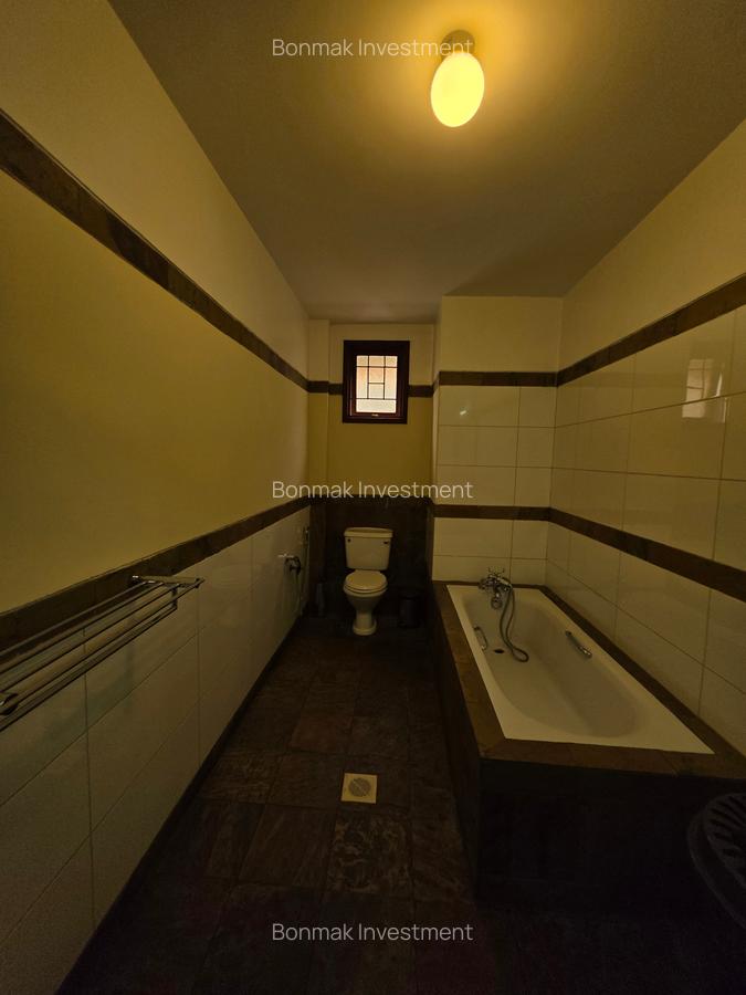 Furnished 3 Bed Apartment with En Suite at Riverside Drive - 16