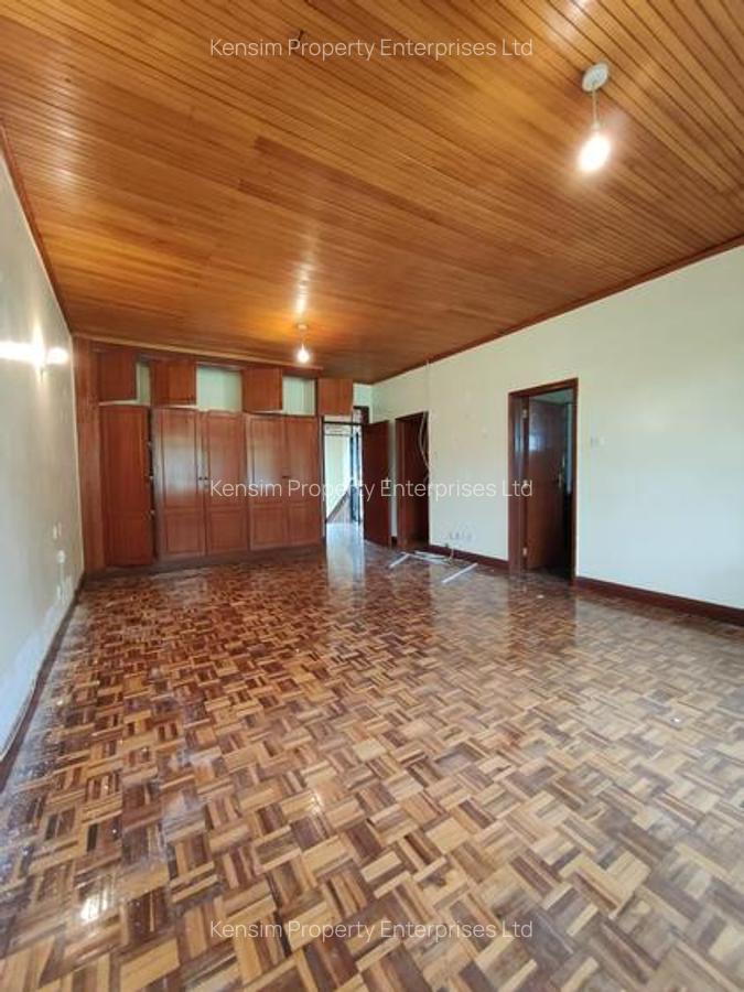 4 Bed Townhouse with En Suite in Lavington - 13