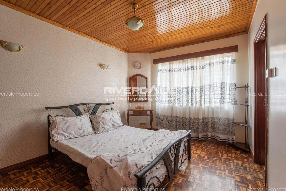 4 Bed Townhouse with En Suite in Westlands Area - 9