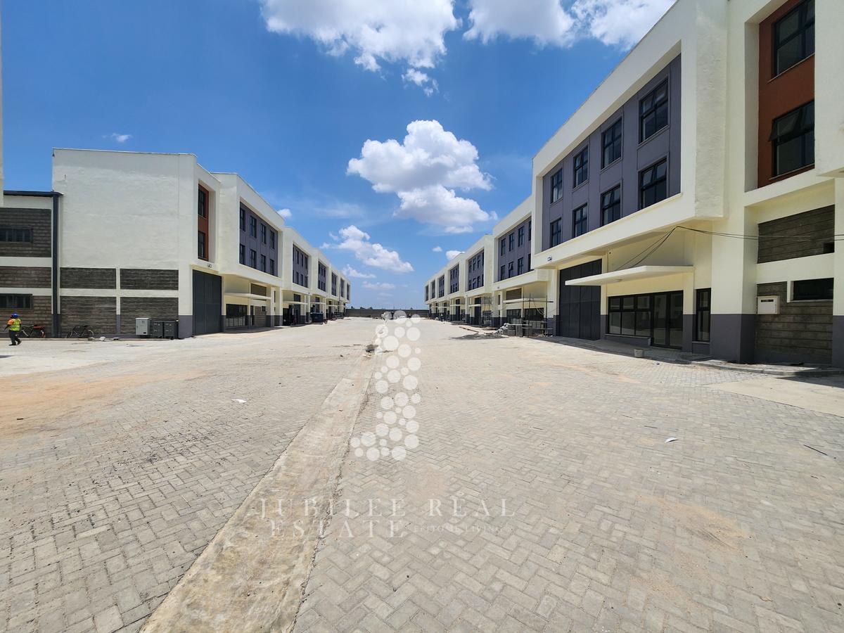 10,000 ft² Warehouse with Backup Generator in Syokimau - 3