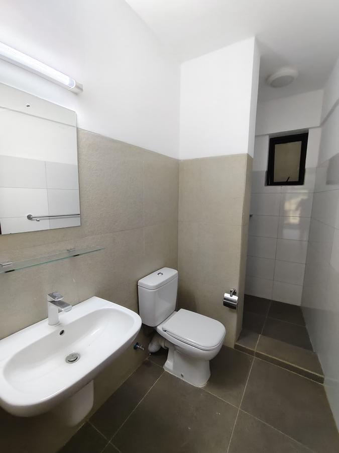 Serviced 2 Bed Apartment with En Suite at Riverside - 10