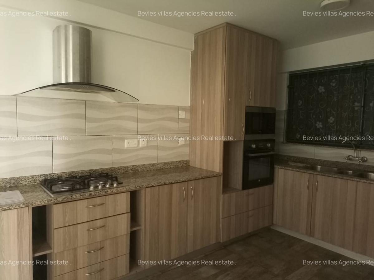 2 Bed Apartment with En Suite at Parklands - 2