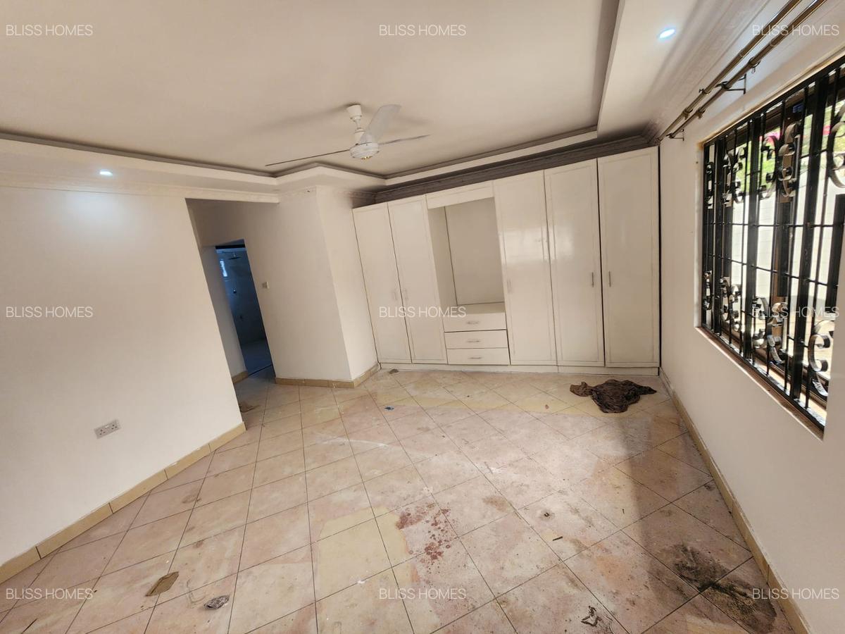 3 Bed House with En Suite at Majaoni - 17