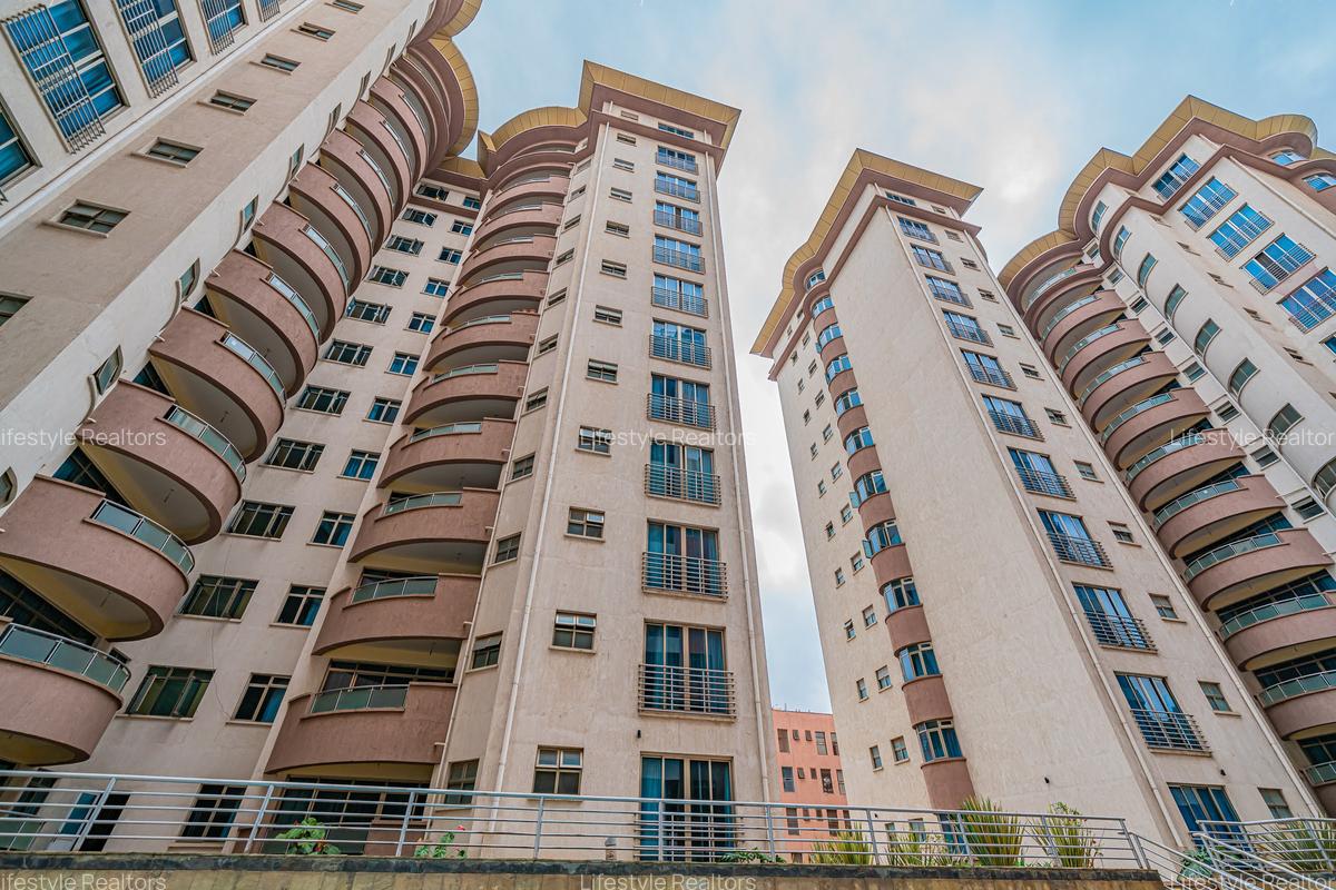 Serviced 3 Bed Apartment with En Suite at Valley Arcade - 9