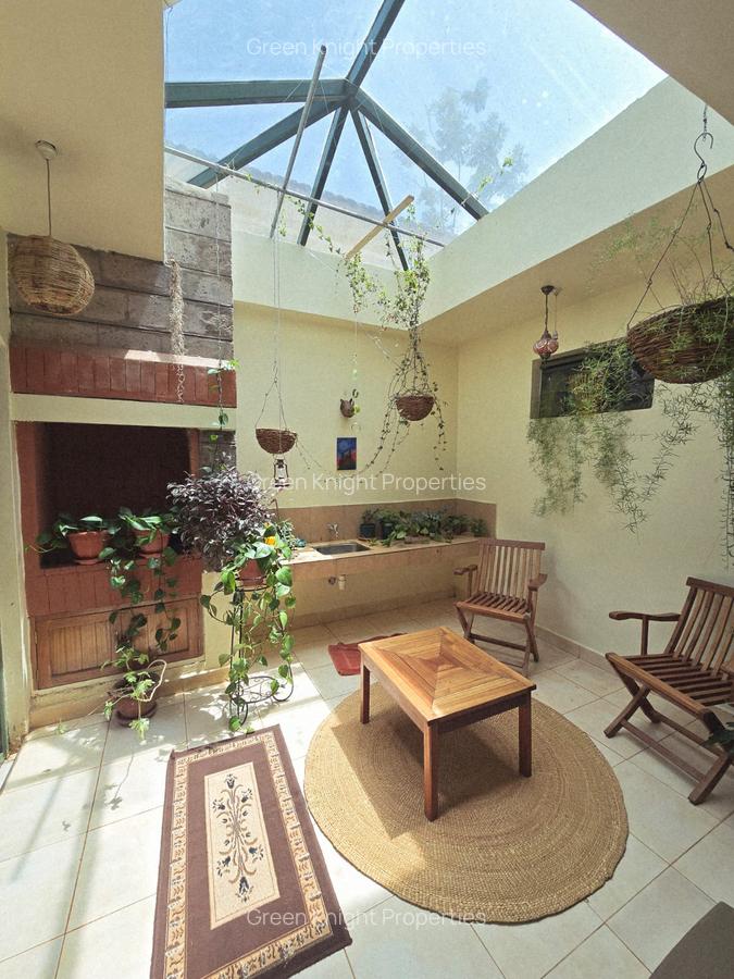 4 Bed Townhouse with En Suite in Spring Valley - 1