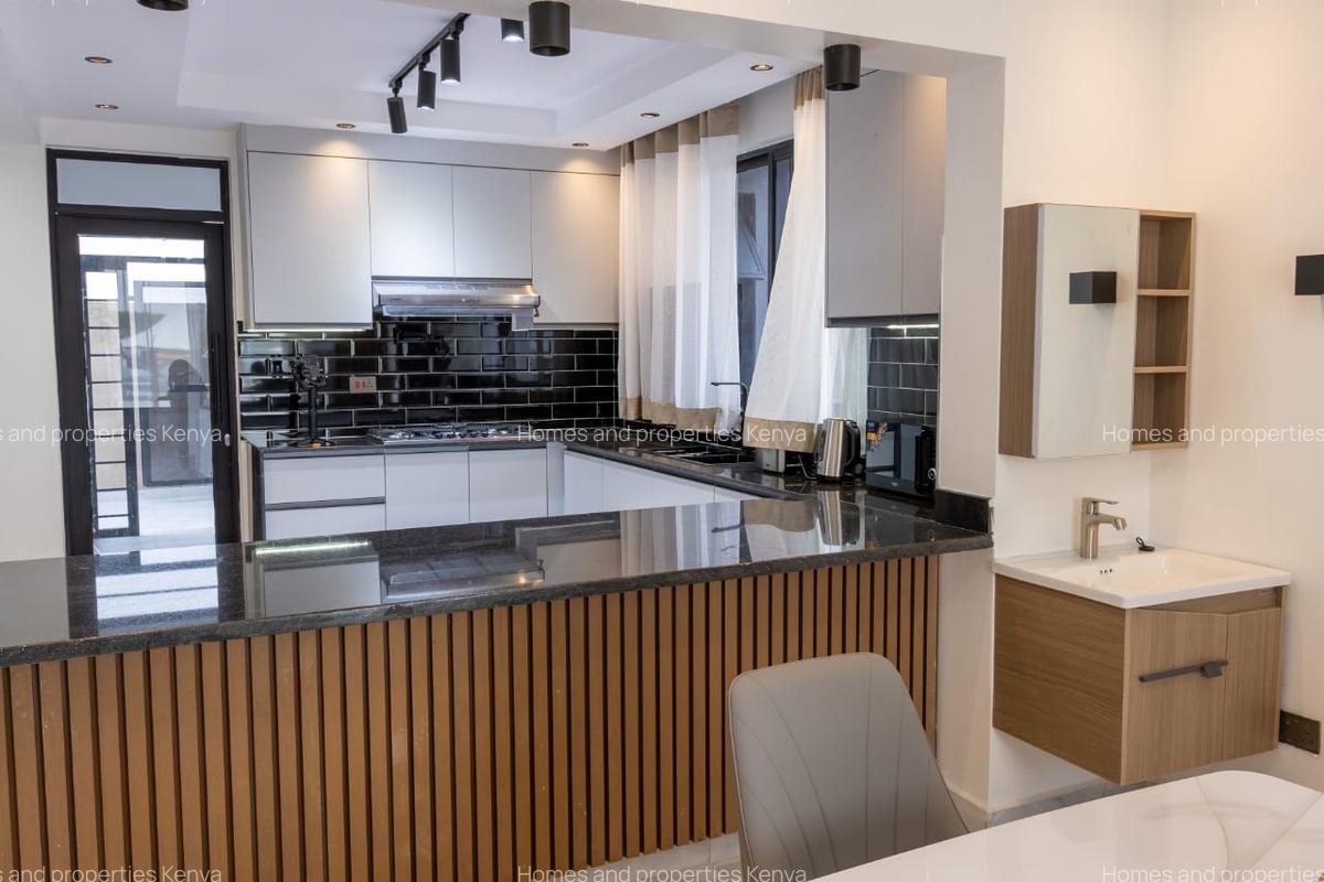 4 Bed Townhouse at Corner Kamakis - 5