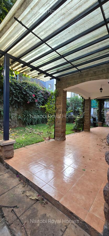 5 Bed Townhouse with En Suite at Lavington Green - 18