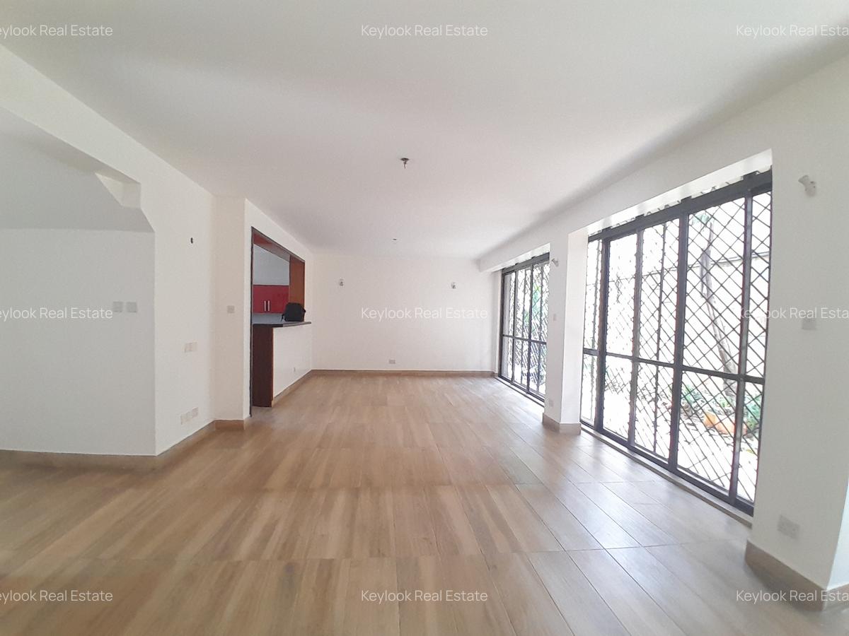 5 Bed Townhouse with En Suite at Lavington - 16