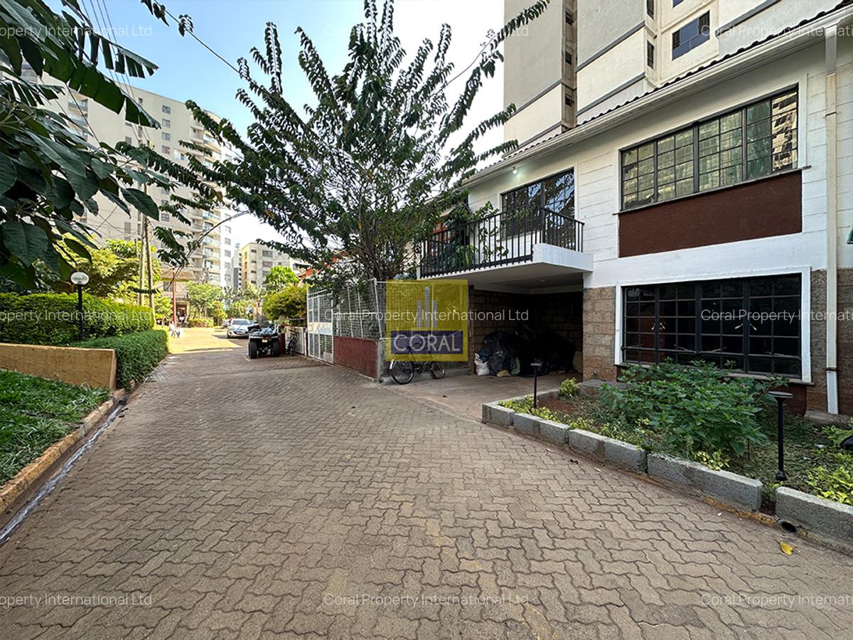 4 Bed Townhouse in Parklands - 12