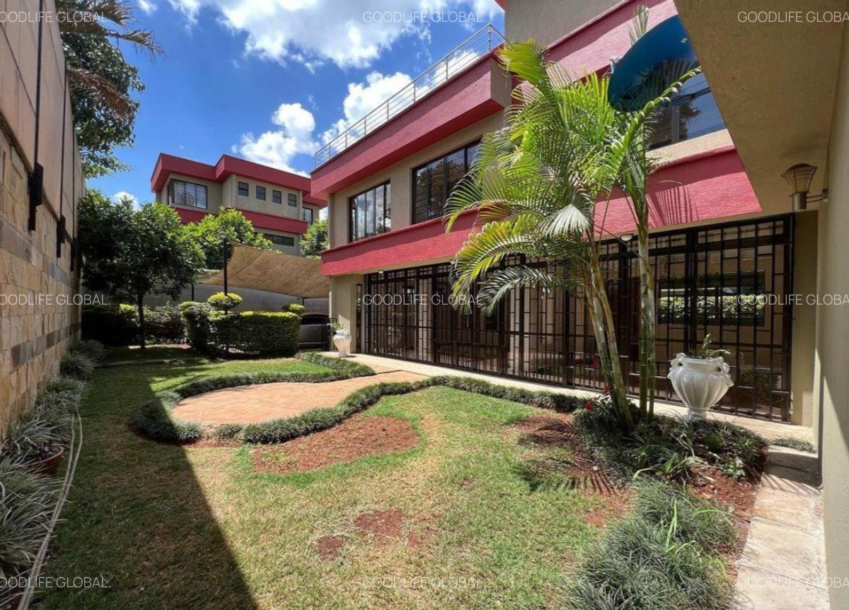 5 Bed Villa with En Suite at Lavington - 2