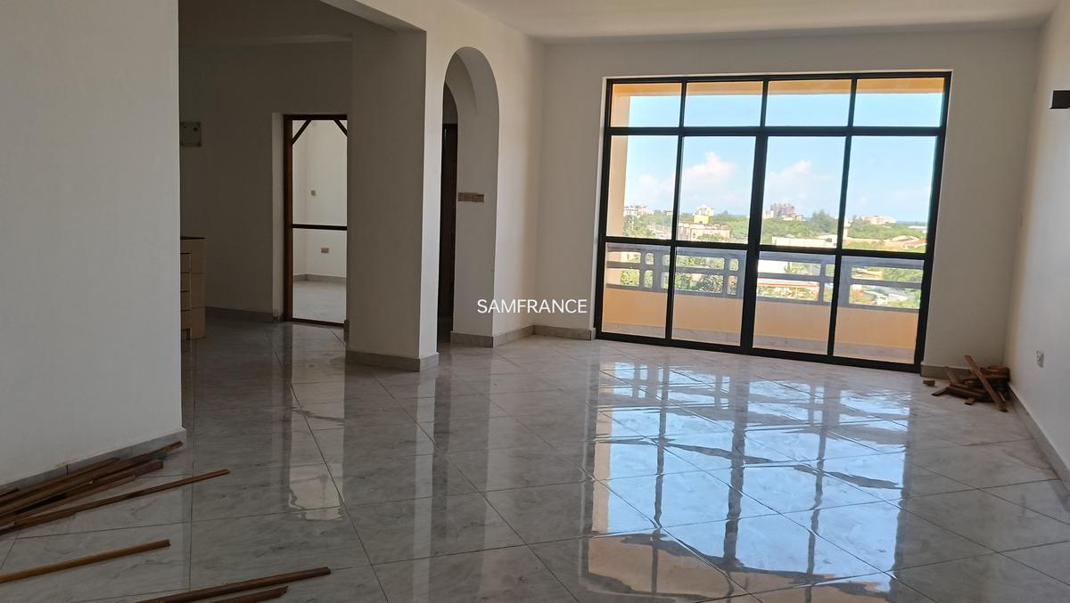 Serviced 2 Bed Apartment with En Suite at Bombolulu - 1