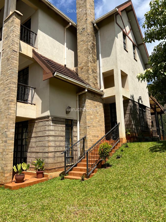 4 Bed Villa with En Suite in Redhill - 2