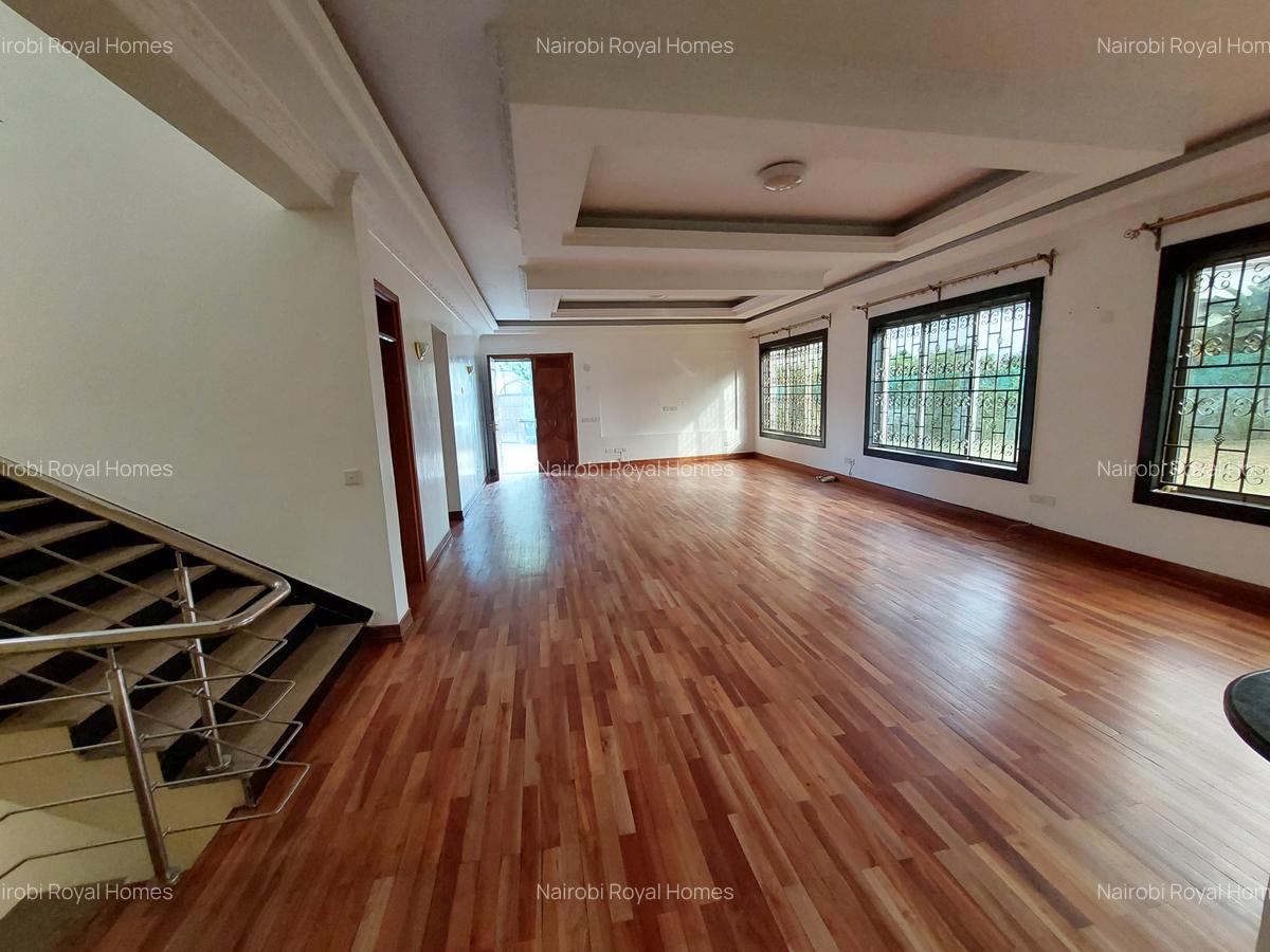 5 Bed Townhouse with En Suite at Eldama Park - 16