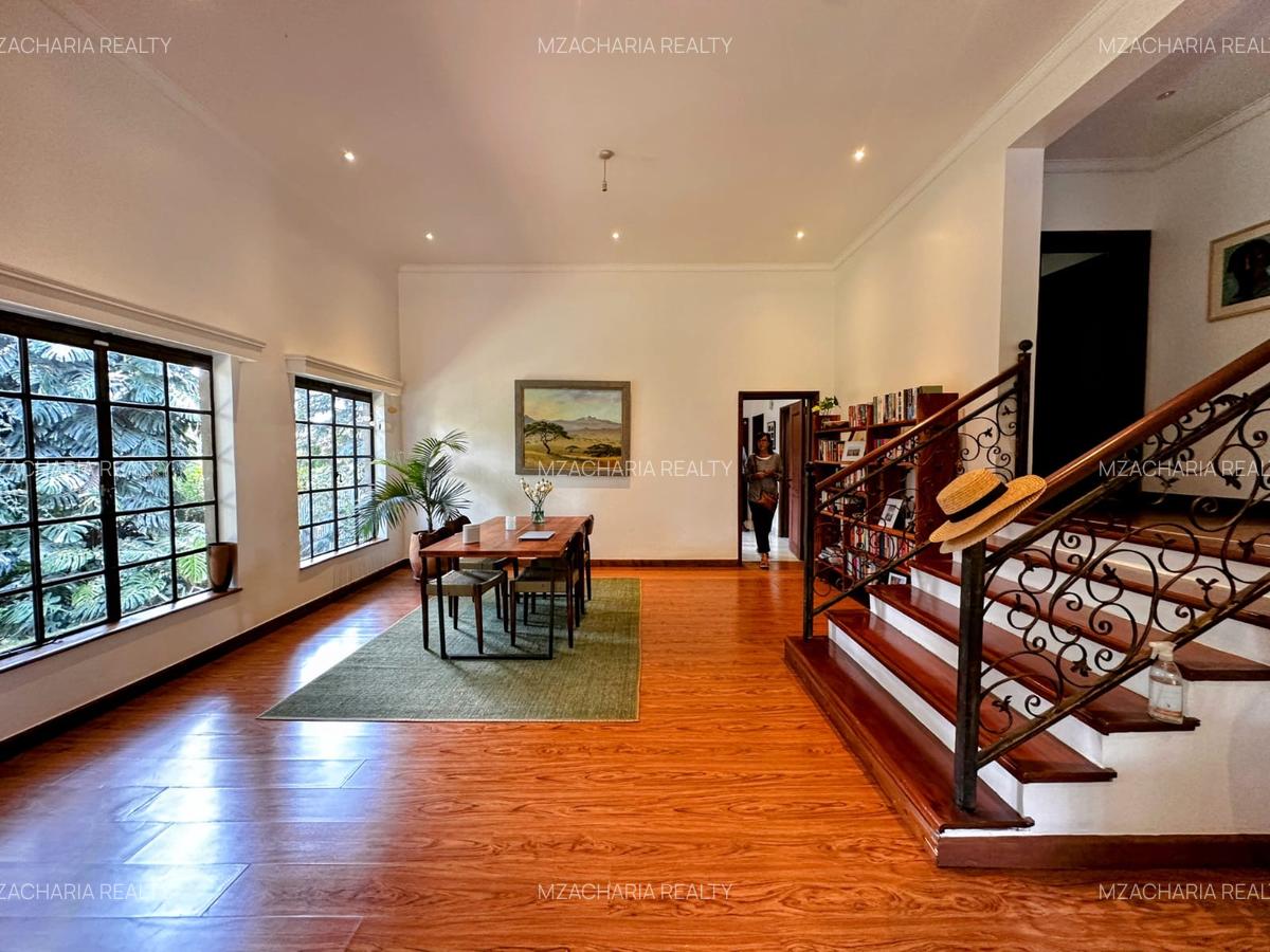 4 Bed Villa with En Suite in Spring Valley - 5