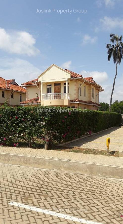 4 Bed Townhouse with En Suite in Nyali Area - 10