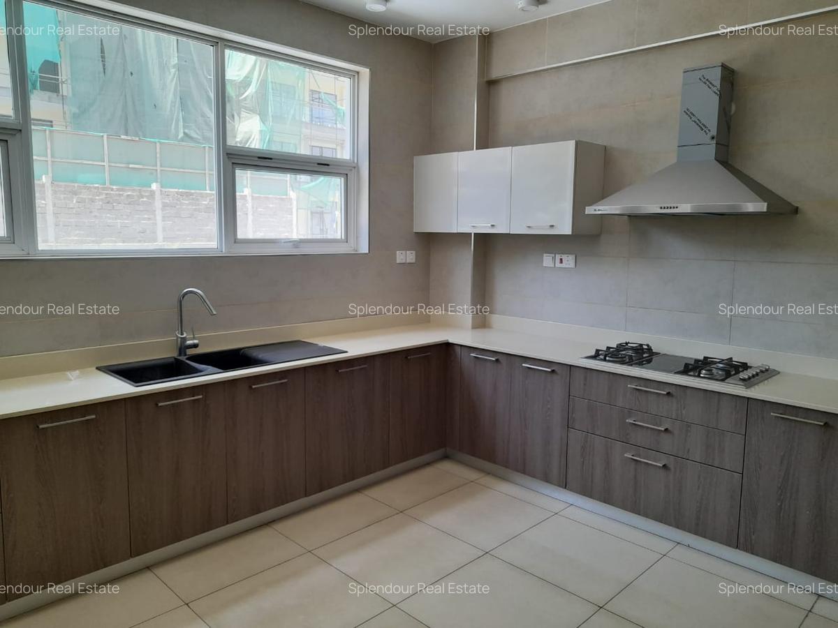 4 Bed Apartment with En Suite in General Mathenge - 14