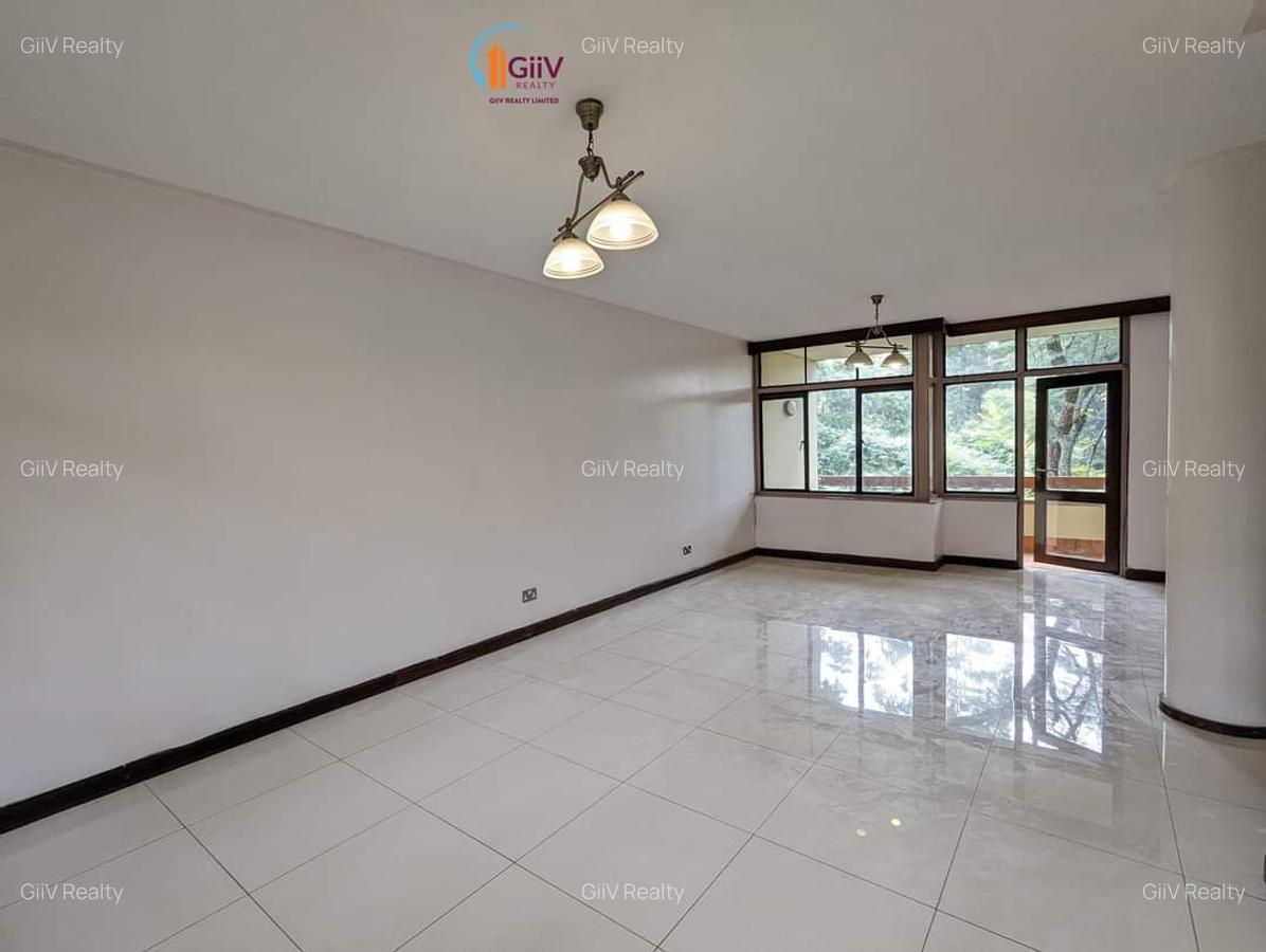 4 Bed Apartment with Swimming Pool in Riverside - 5