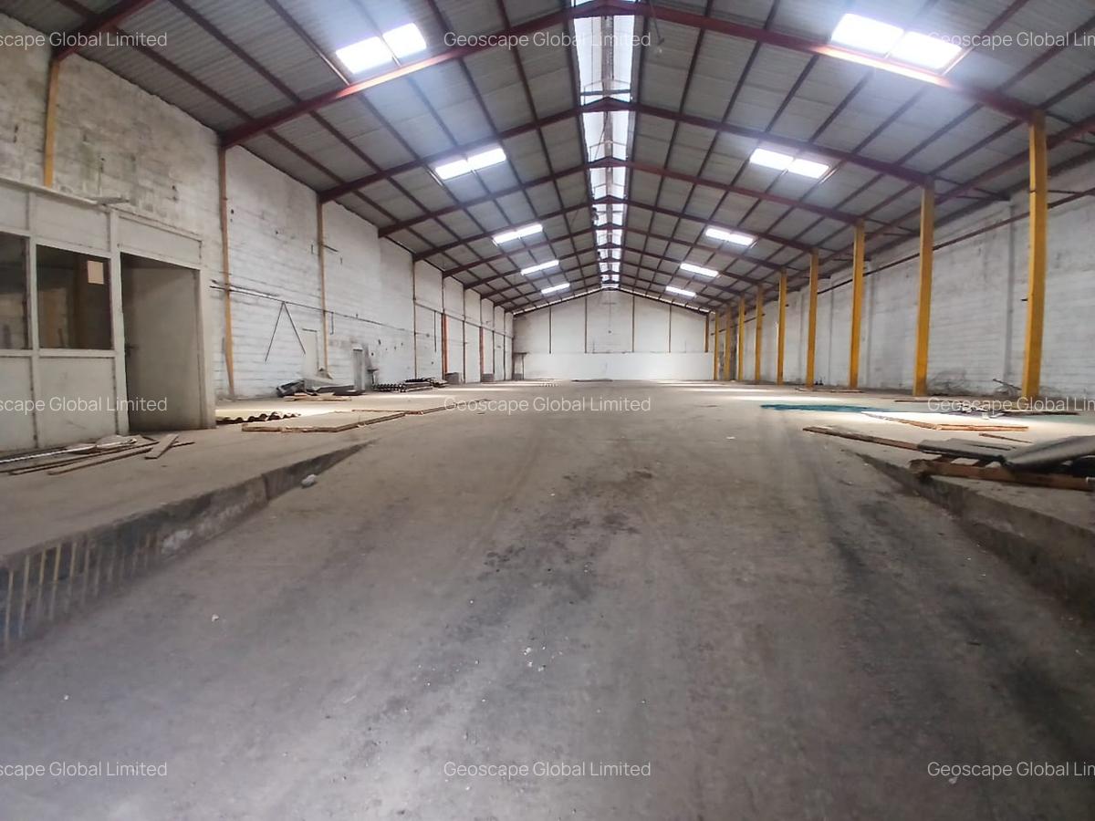 14,000 ft² Warehouse with Backup Generator in Industrial Area - 3