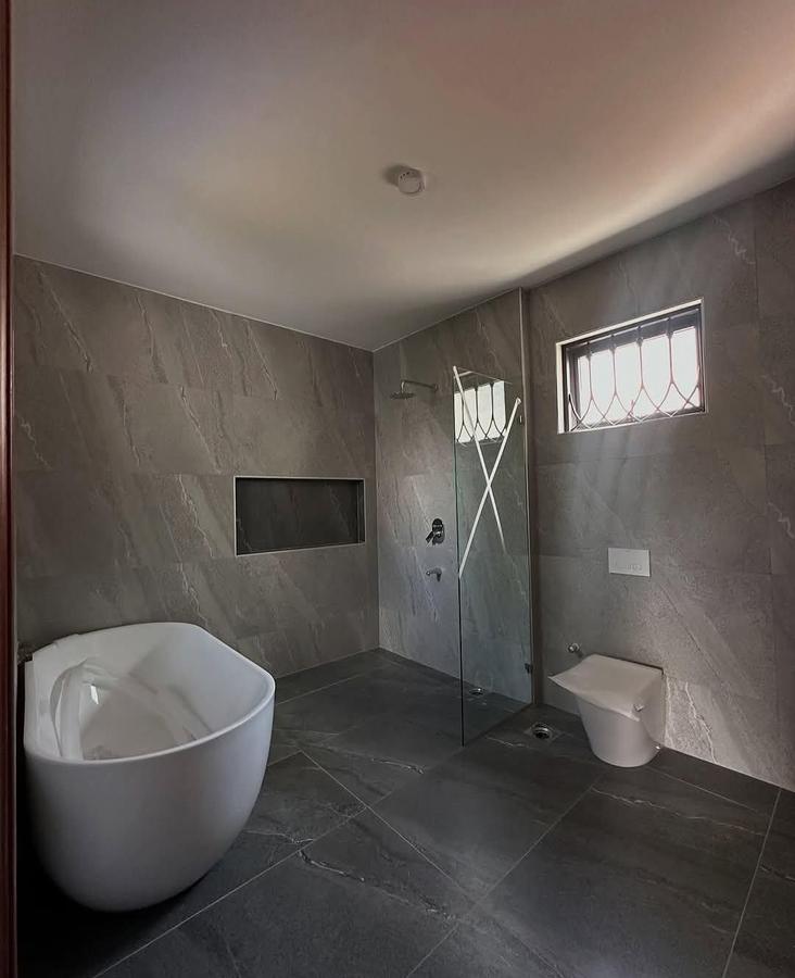 5 Bed House with En Suite in Loresho - 7
