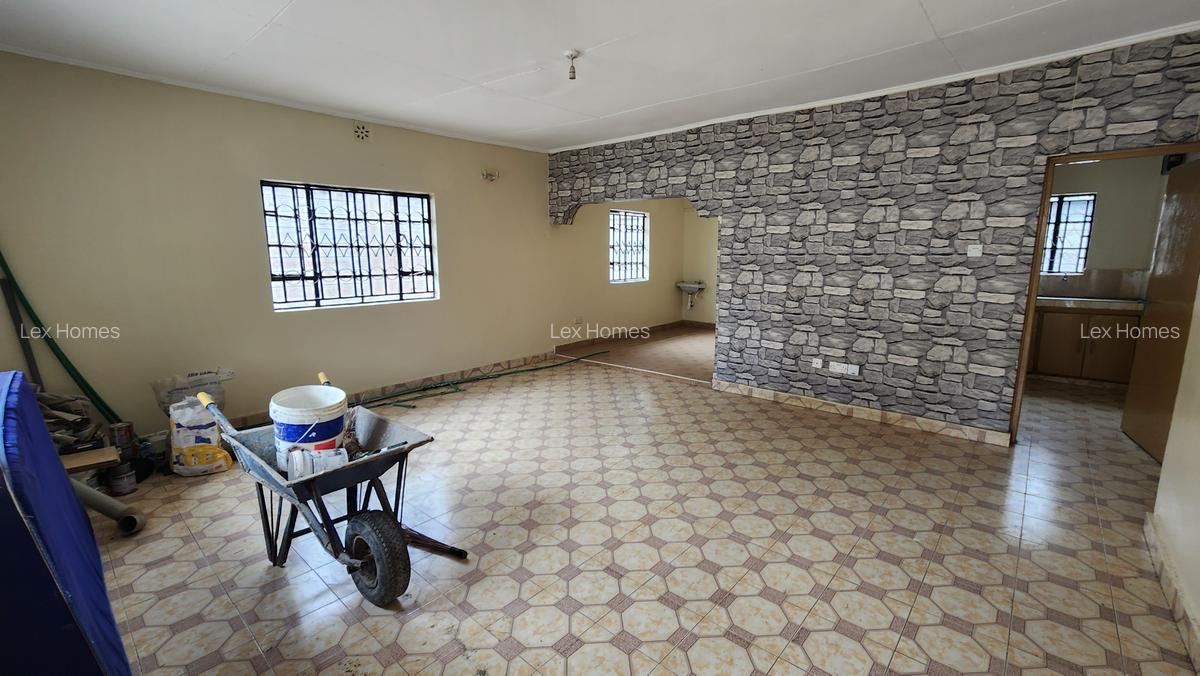 3 Bed House with En Suite at Rimpa Road - 2