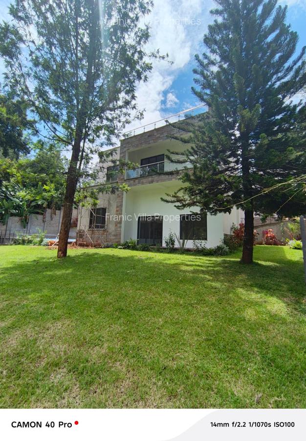 5 Bed House with En Suite at Loresho Crescent - 1