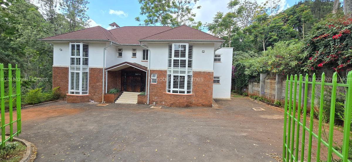 5 Bed House with En Suite at Rosslyn Lone Tree - 1