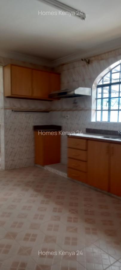 4 Bed House in Ridgeways - 8