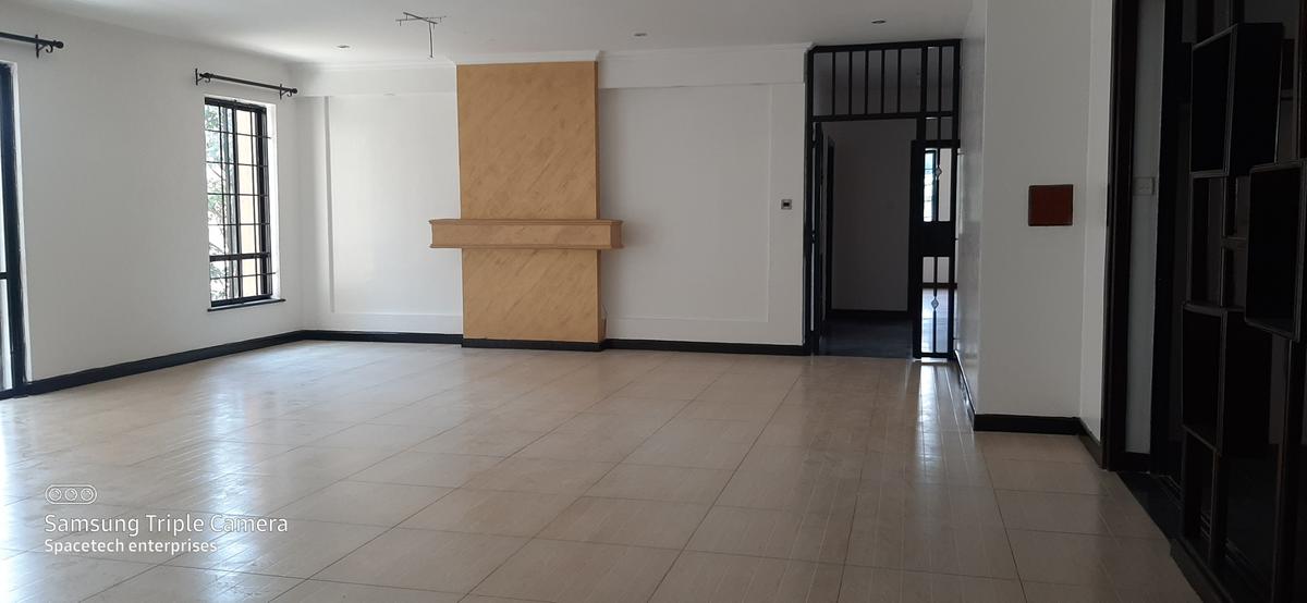 4 Bed Apartment with En Suite in Westlands Area - 19