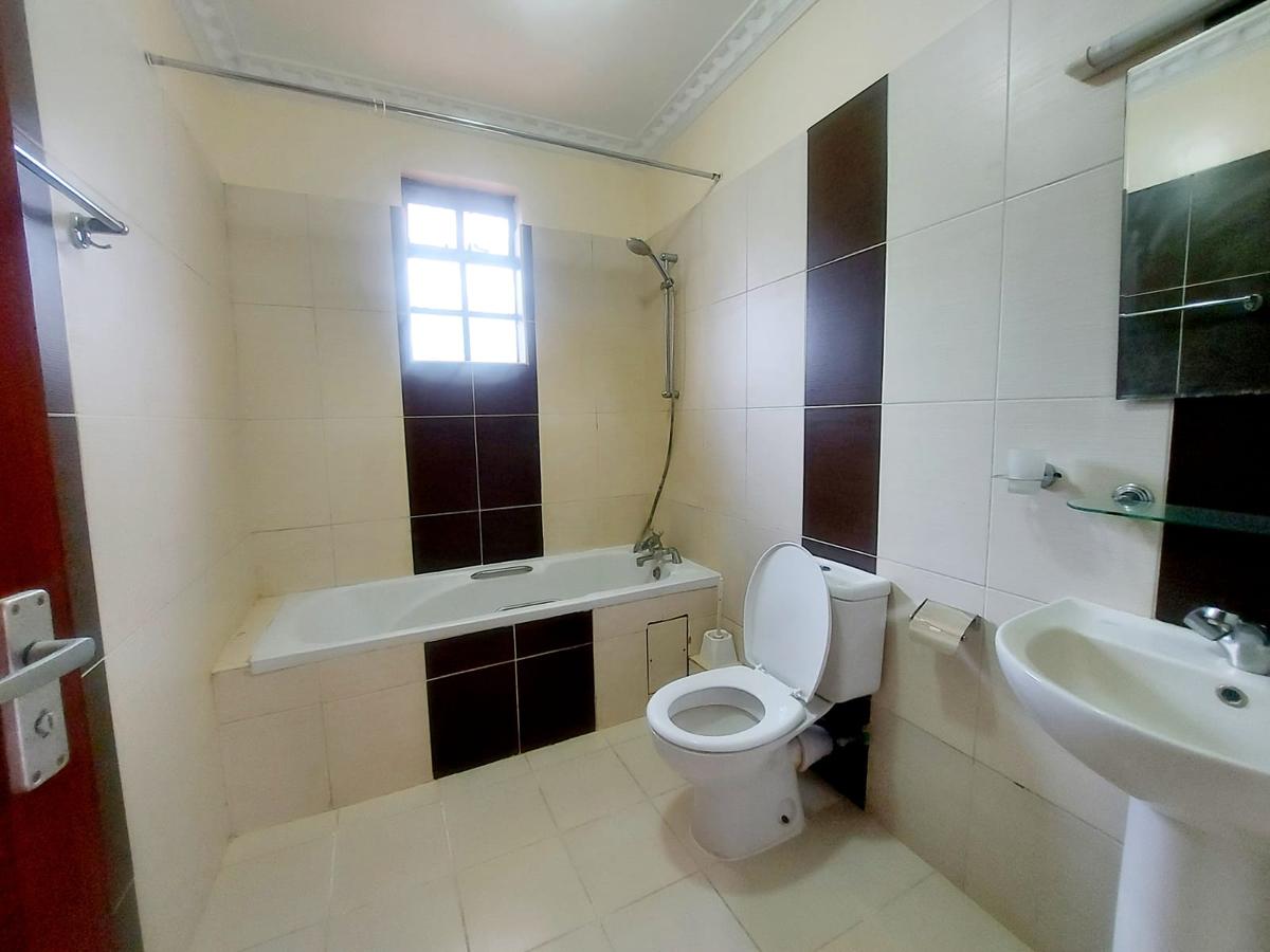 4 Bed Villa with En Suite at Fourways Junction Estate - 15