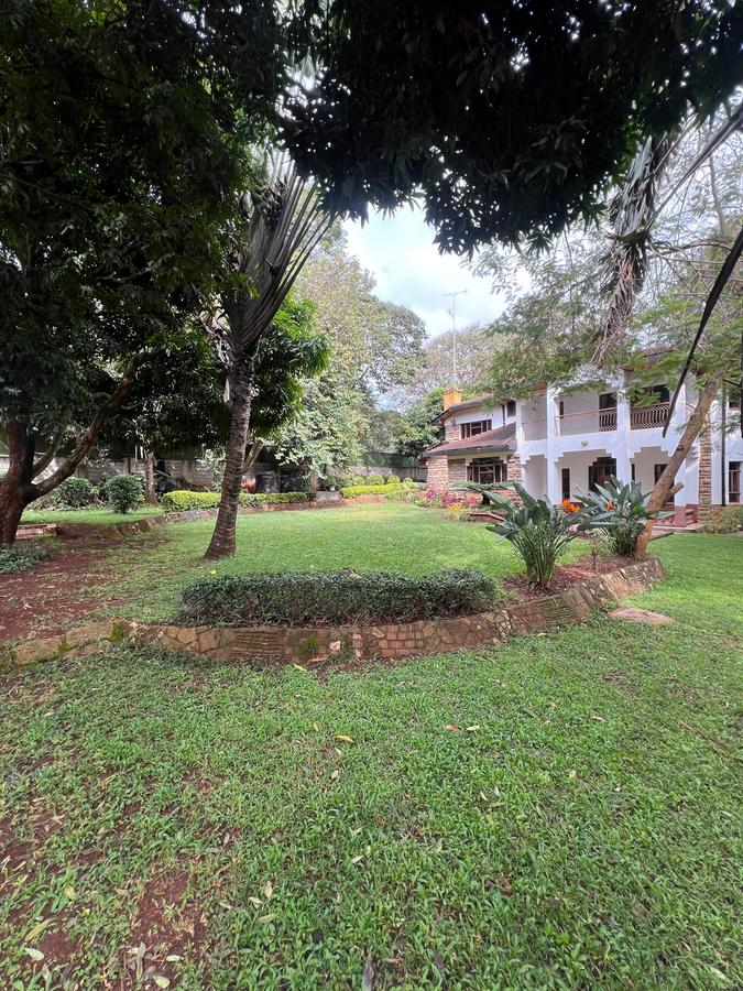 5 Bed House with En Suite at Runda - 2
