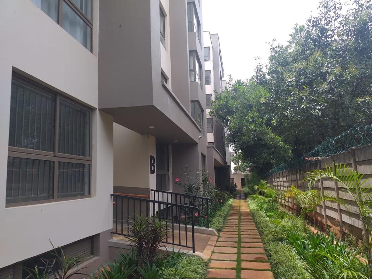 3 Bed Apartment with En Suite in Lavington - 12