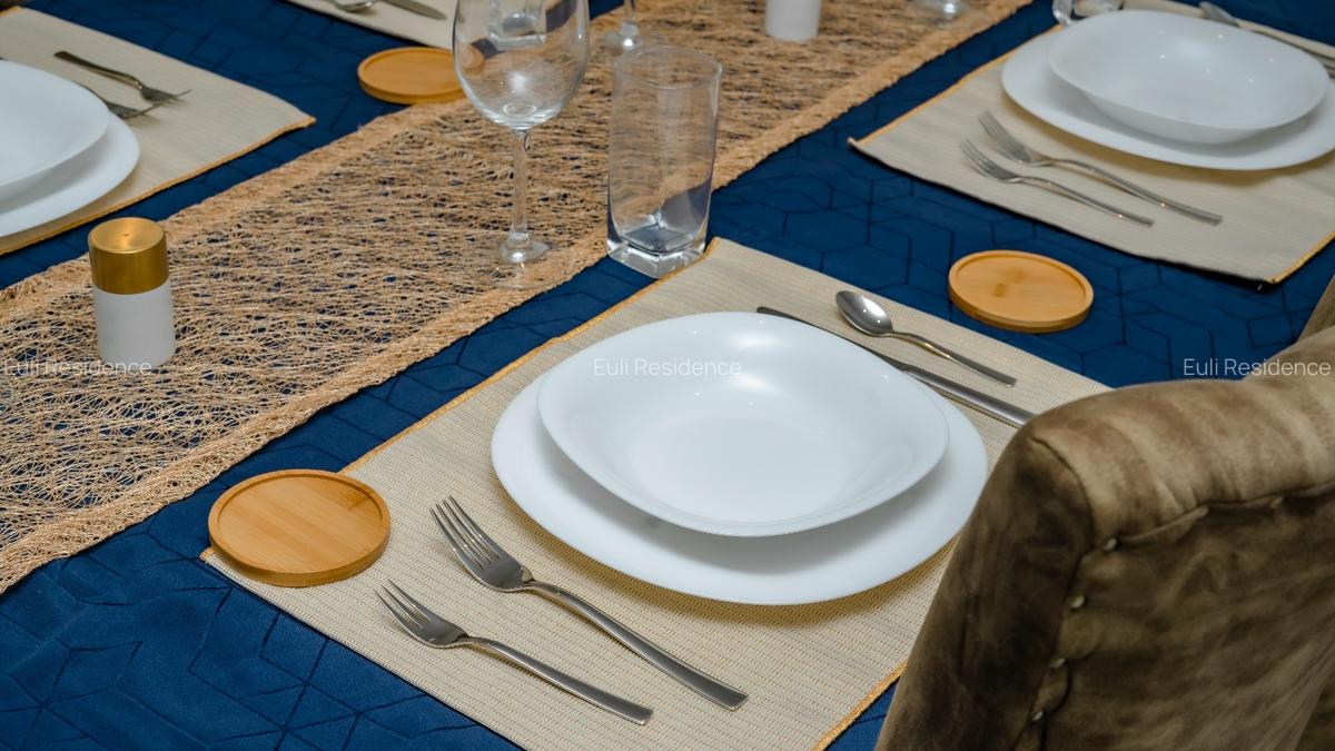 Serviced 2 Bed Apartment with En Suite at Red Hill - 6