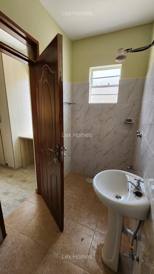 4 Bed House with En Suite at Rimpa Road - 17