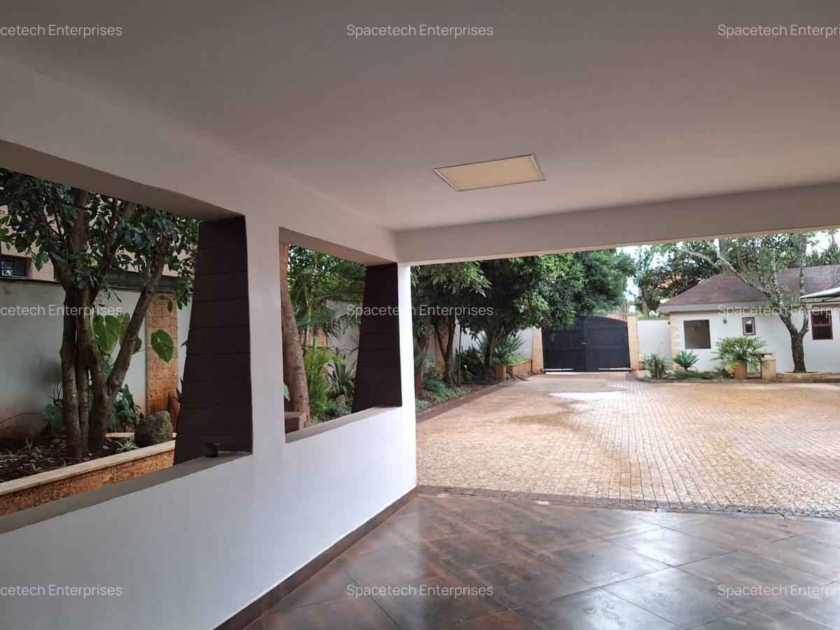 6 Bed House with En Suite in Kyuna - 7