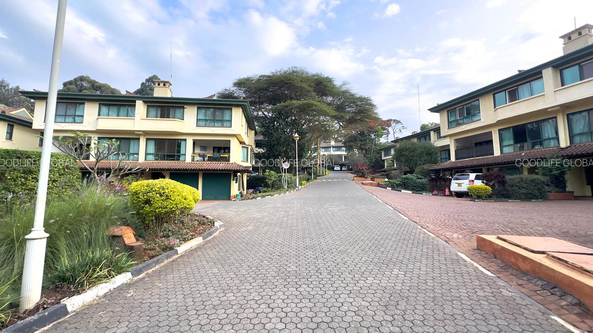 3 Bed Villa with En Suite at Kyuna - 1