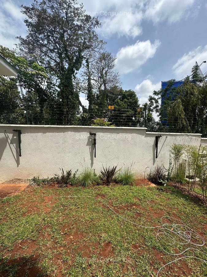 5 Bed Villa with En Suite in Lavington - 3