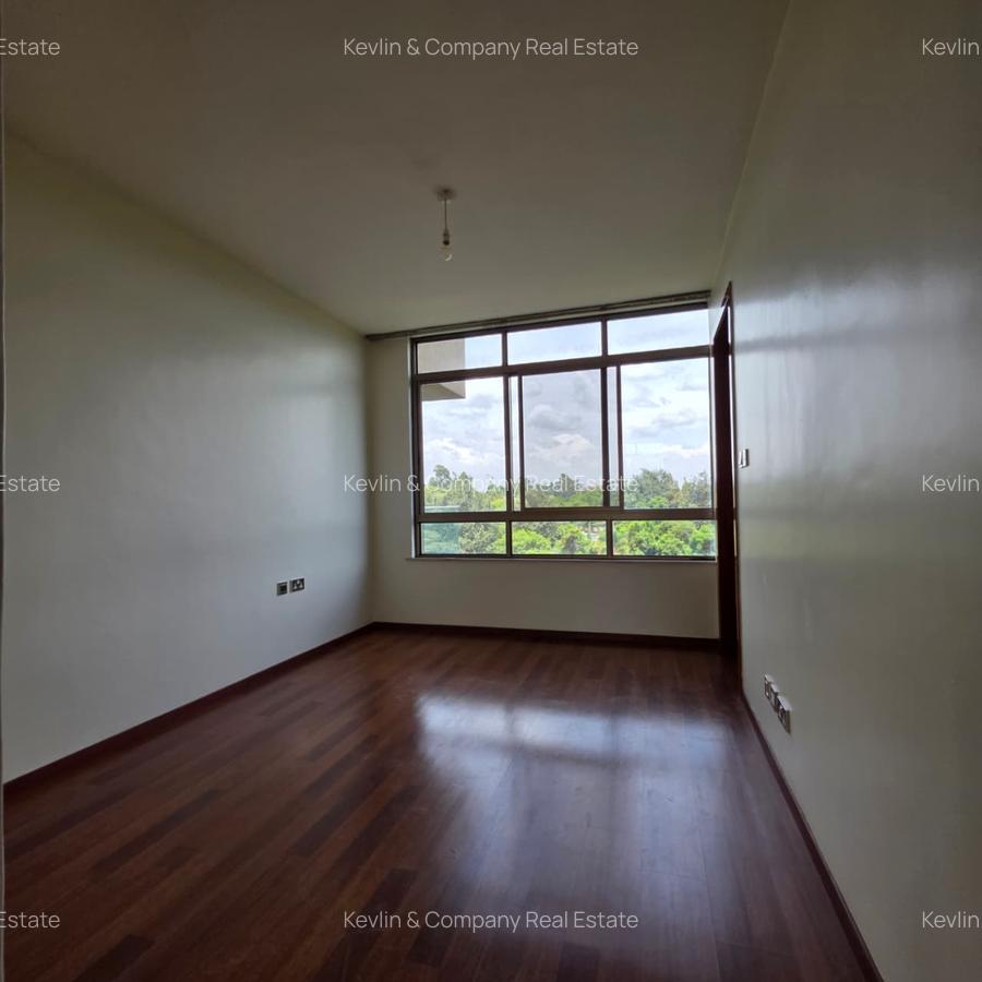3 Bed Apartment with En Suite in Parklands - 13