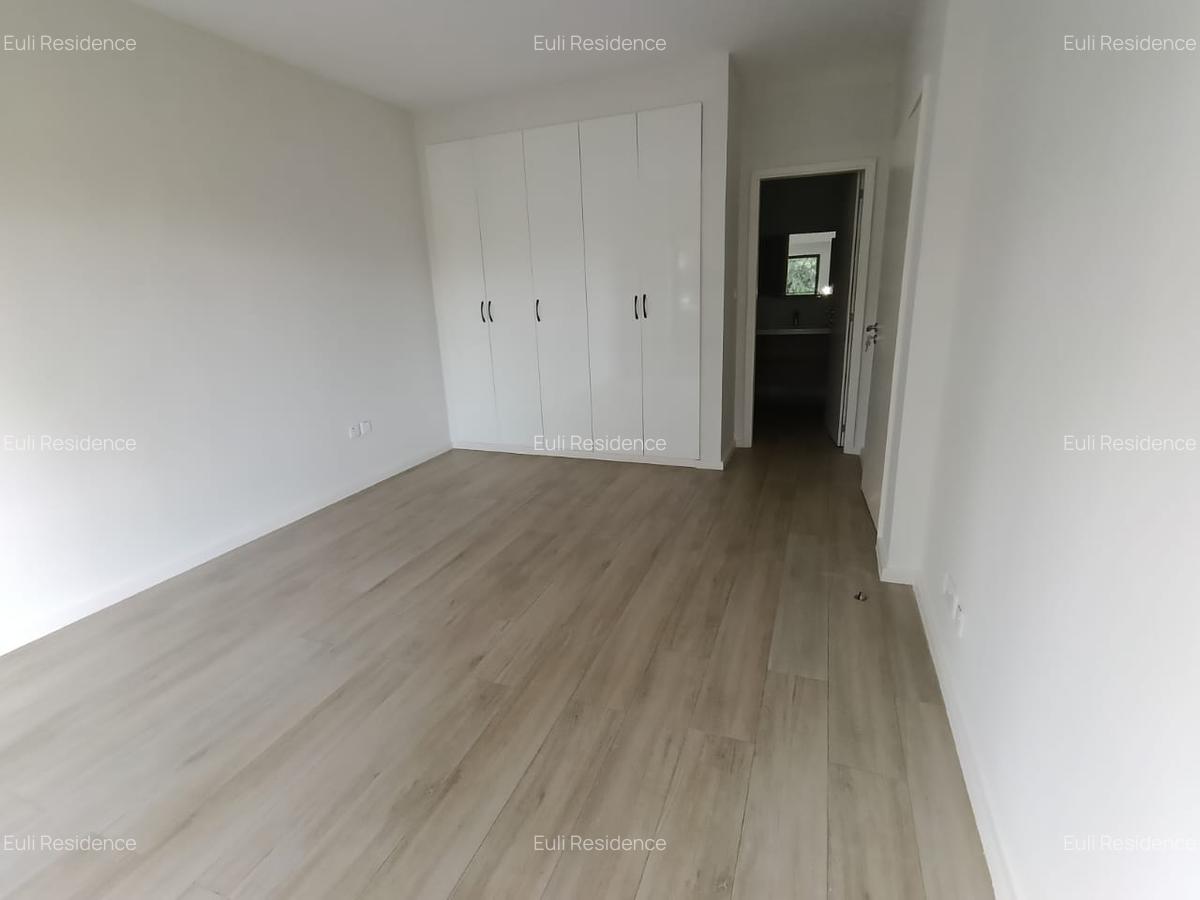 2 Bed Apartment with En Suite at Riverside Drive - 7