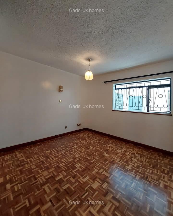 4 Bed Townhouse with En Suite at Westlands - 12